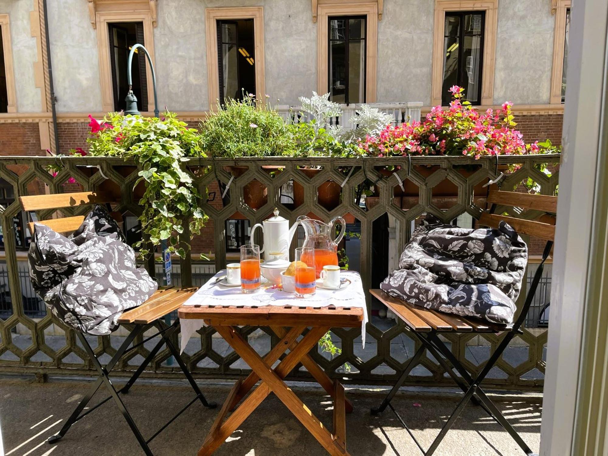 La Casa Di Ringhiera - Silenzioso Appartamento Di Charme Con Balcone Nel Quadrilatero Romano Турин Экстерьер фото